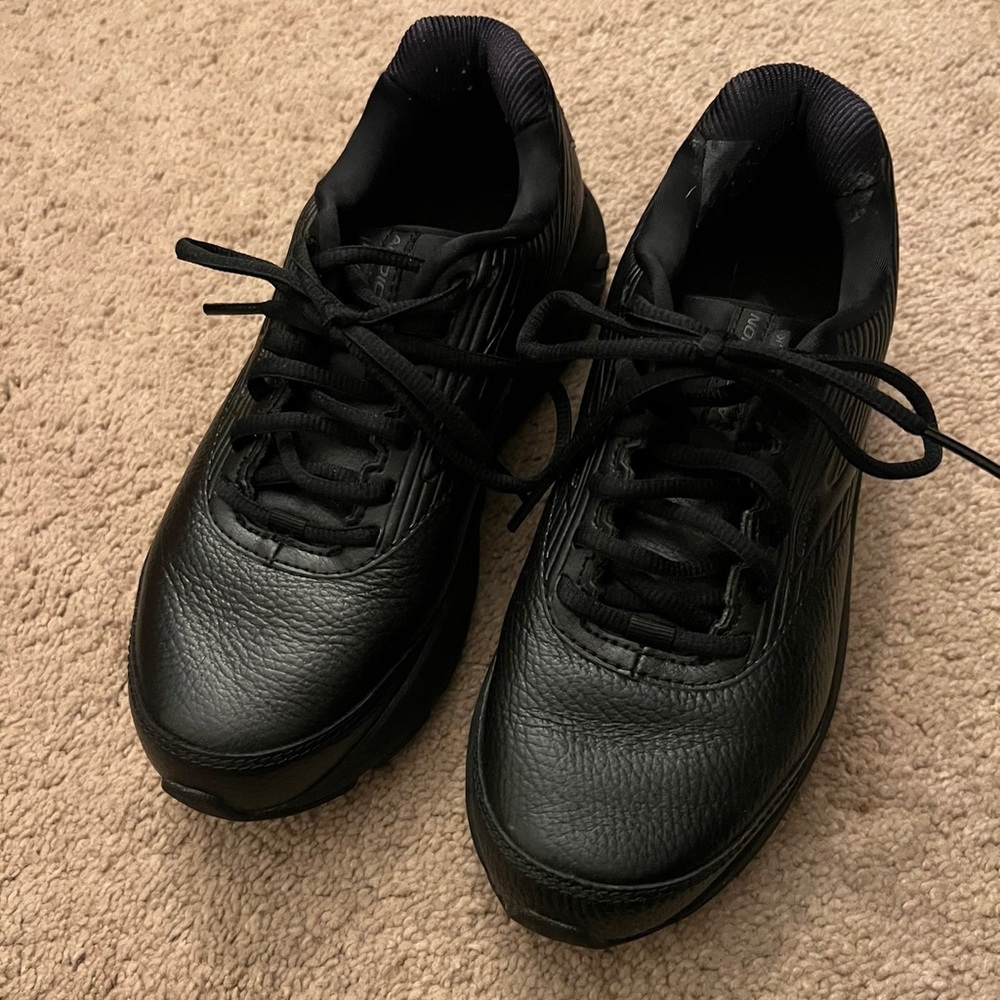 Women’s 7.5 Addiction Walkers by Brooks